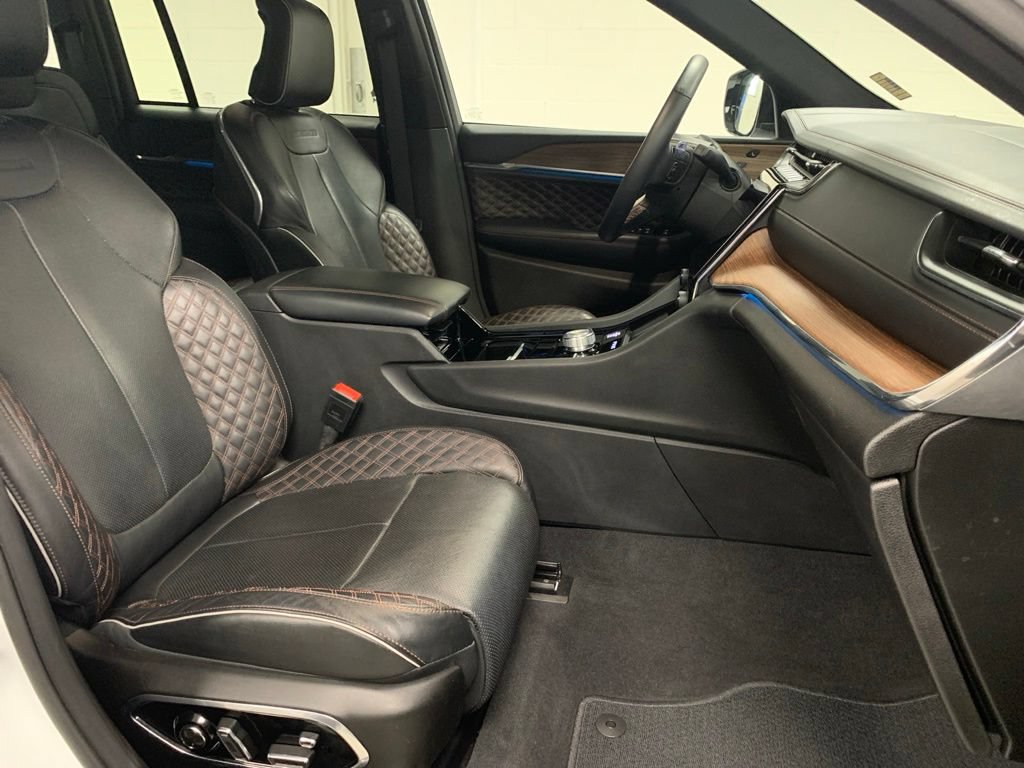 Certified 2023 Jeep Grand Cherokee Summit AWD/4WD image 8