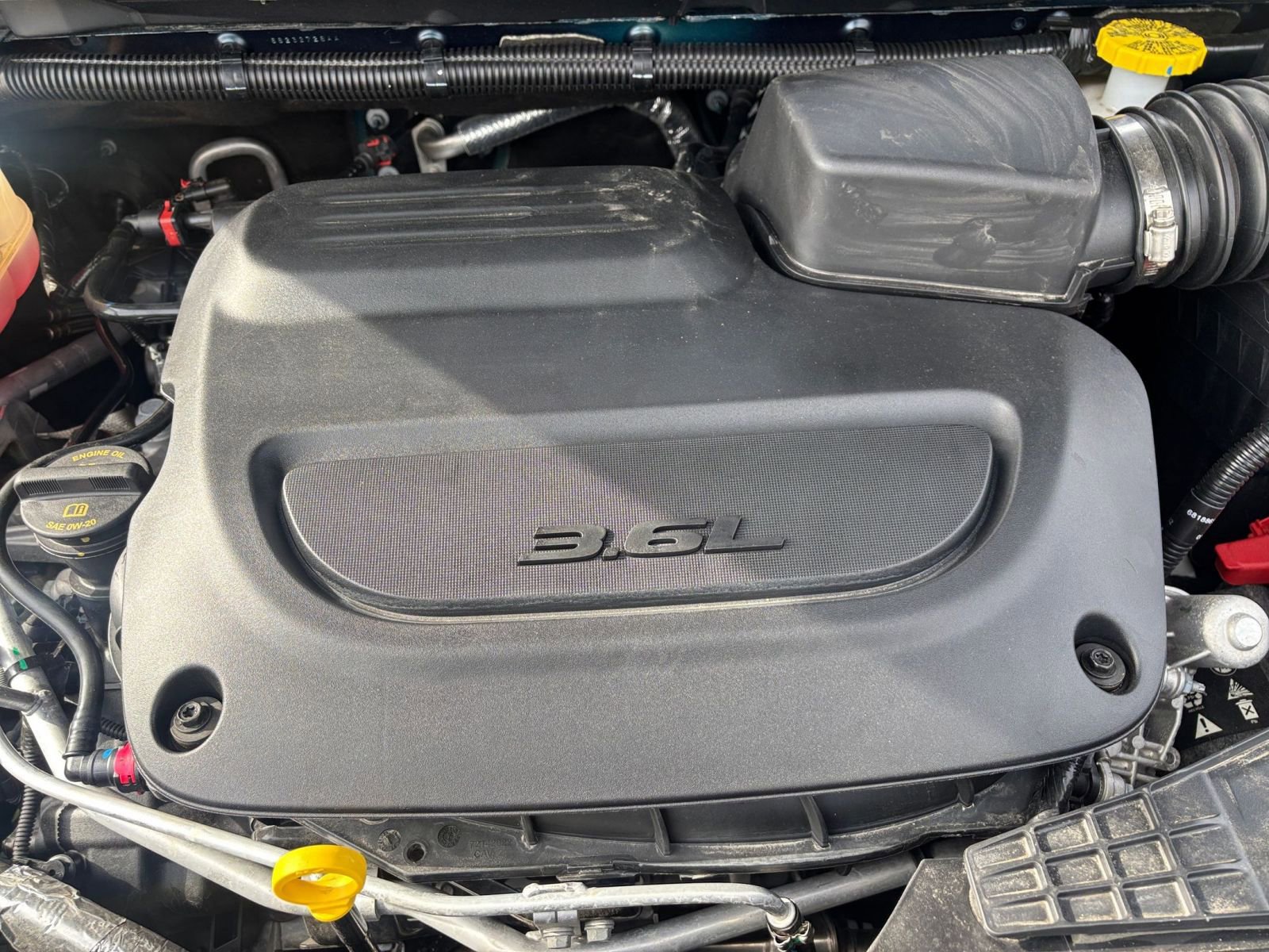 Used 2025 Chrysler Pacifica Limited image 37