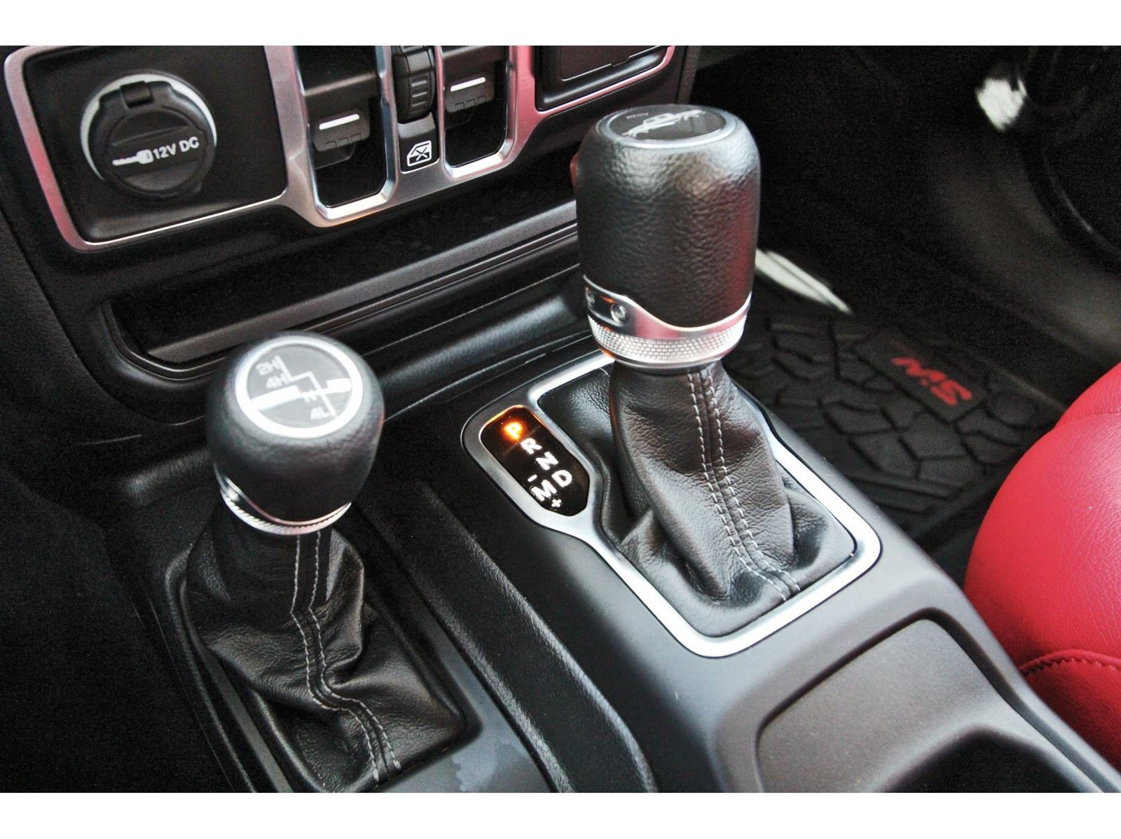 Used 2025 Jeep Gladiator Sport AWD/4WD image 29