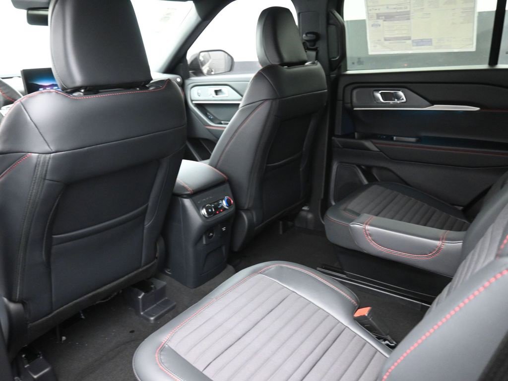 New 2026 Ford Explorer ST-Line w/ ST-Line Street Pack video 2