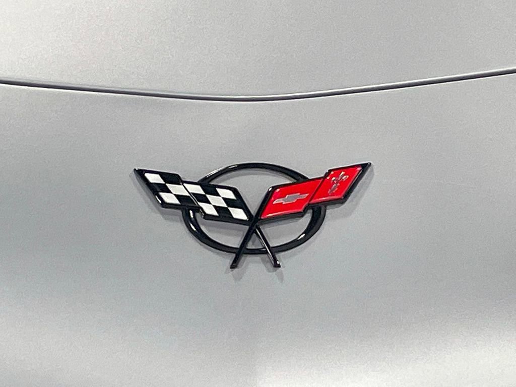 Used 2000 Chevrolet Corvette Convertible w/ Performance Handling Pkg image 16