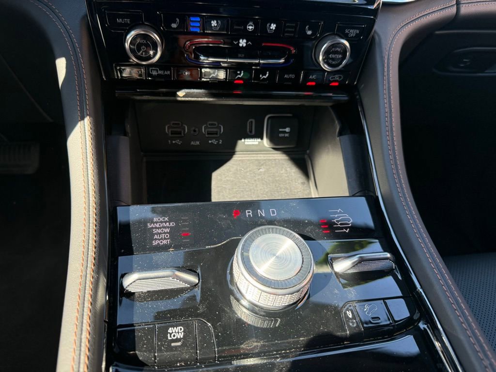 Used 2023 Jeep Grand Cherokee Summit image 10