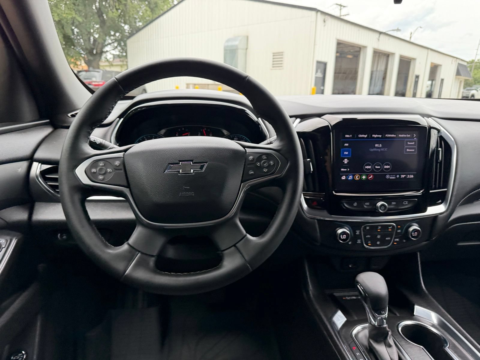 Used 2023 Chevrolet Traverse LT FWD image 13