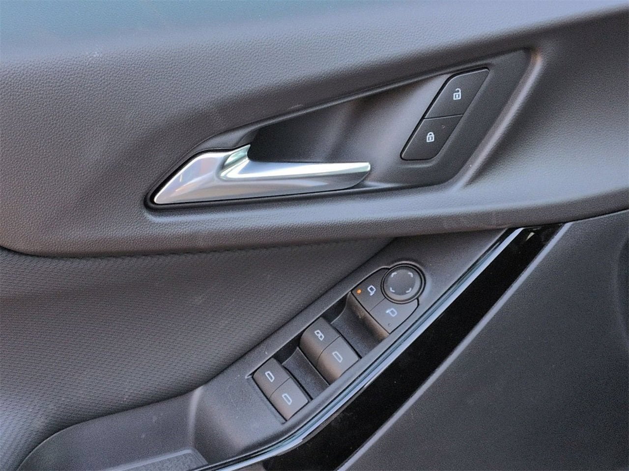 New 2026 Chevrolet Equinox LT w/ Safety and Technology Package FWD image 9