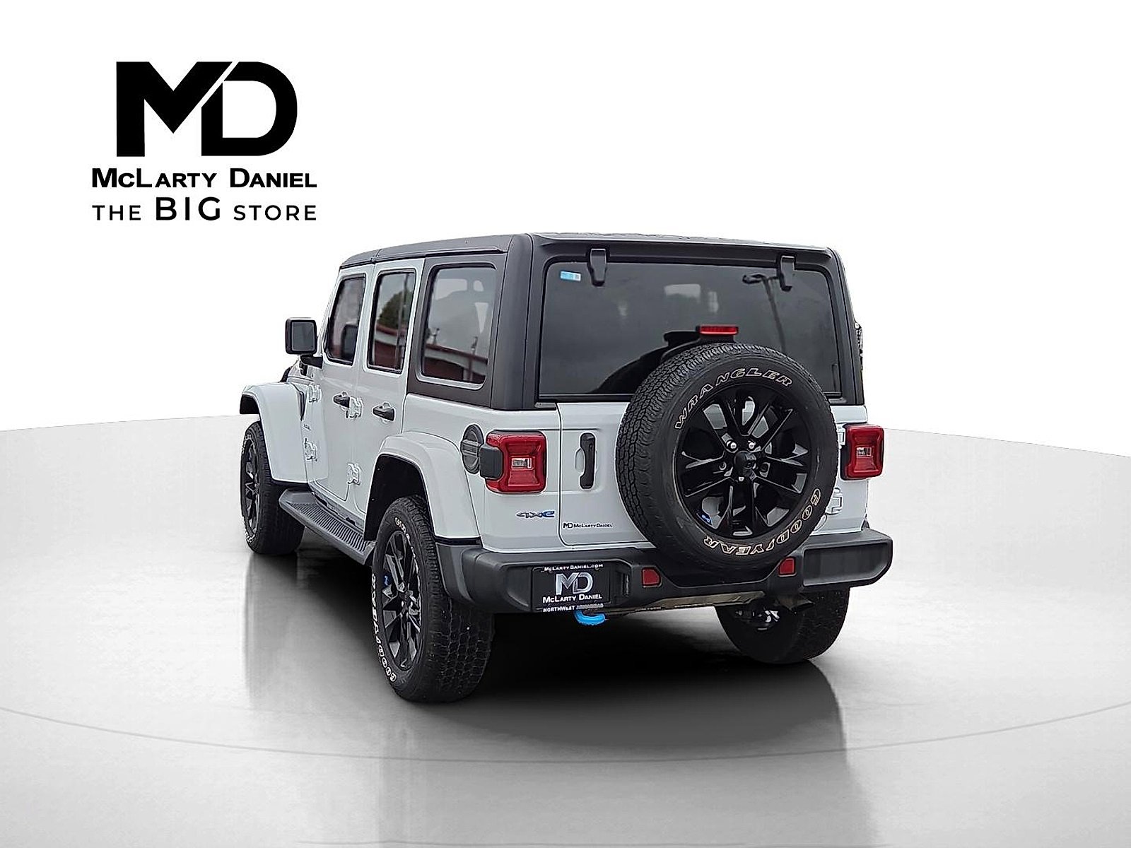 Used 2022 Jeep Wrangler Unlimited Sahara w/ Cold Weather Group image 4