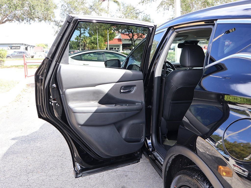 Used 2024 Nissan Murano SV w/ SV Midnight Edition Package image 23