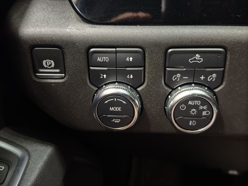 Used 2025 GMC Sierra 1500 Elevation w/ X31 Off-Road Package AWD/4WD image 38
