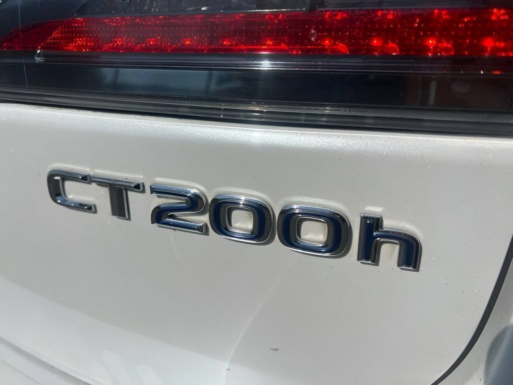 Used 2015 Lexus CT 200h FWD image 14