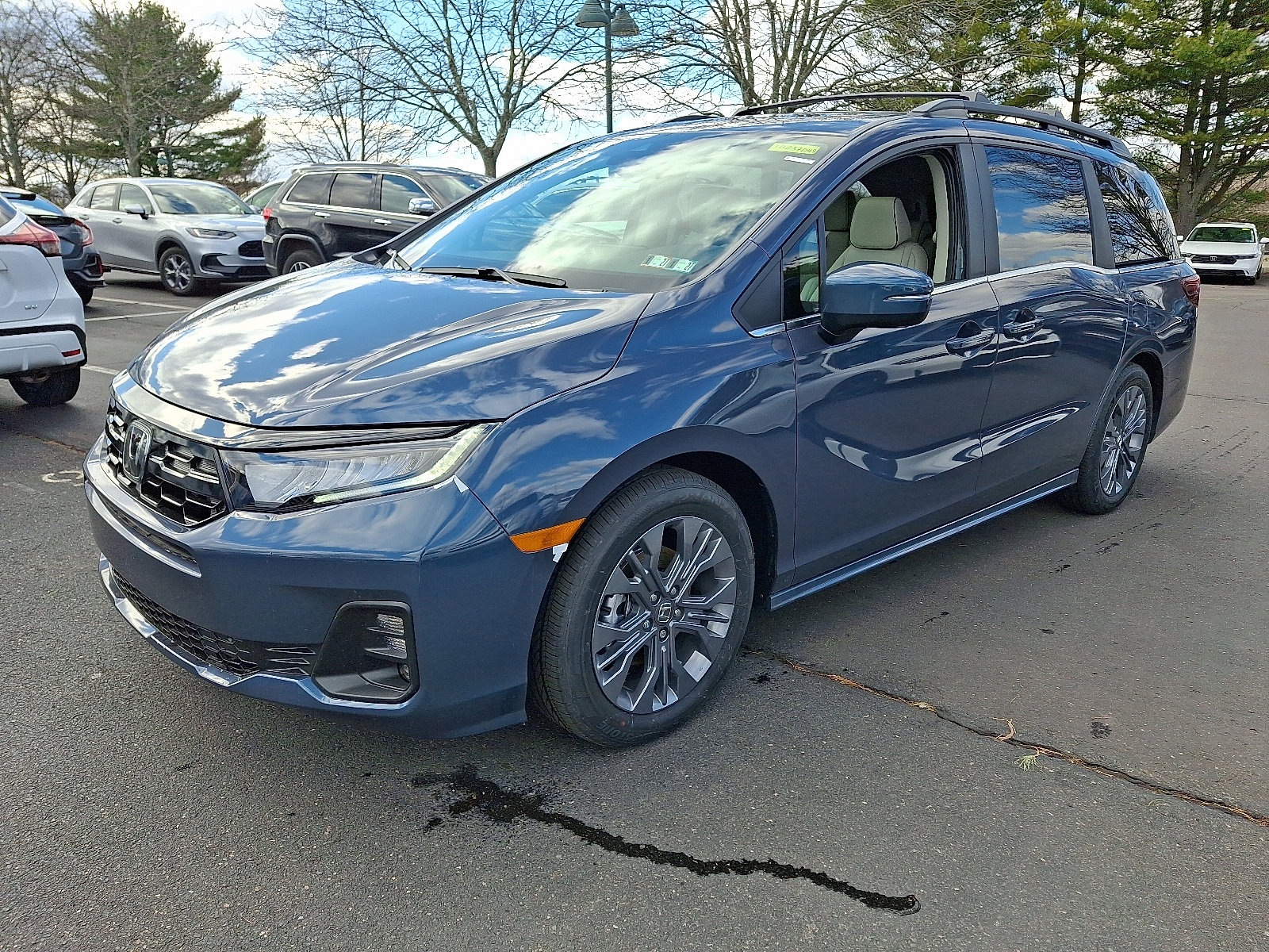 New 2026 Honda Odyssey Touring image 2