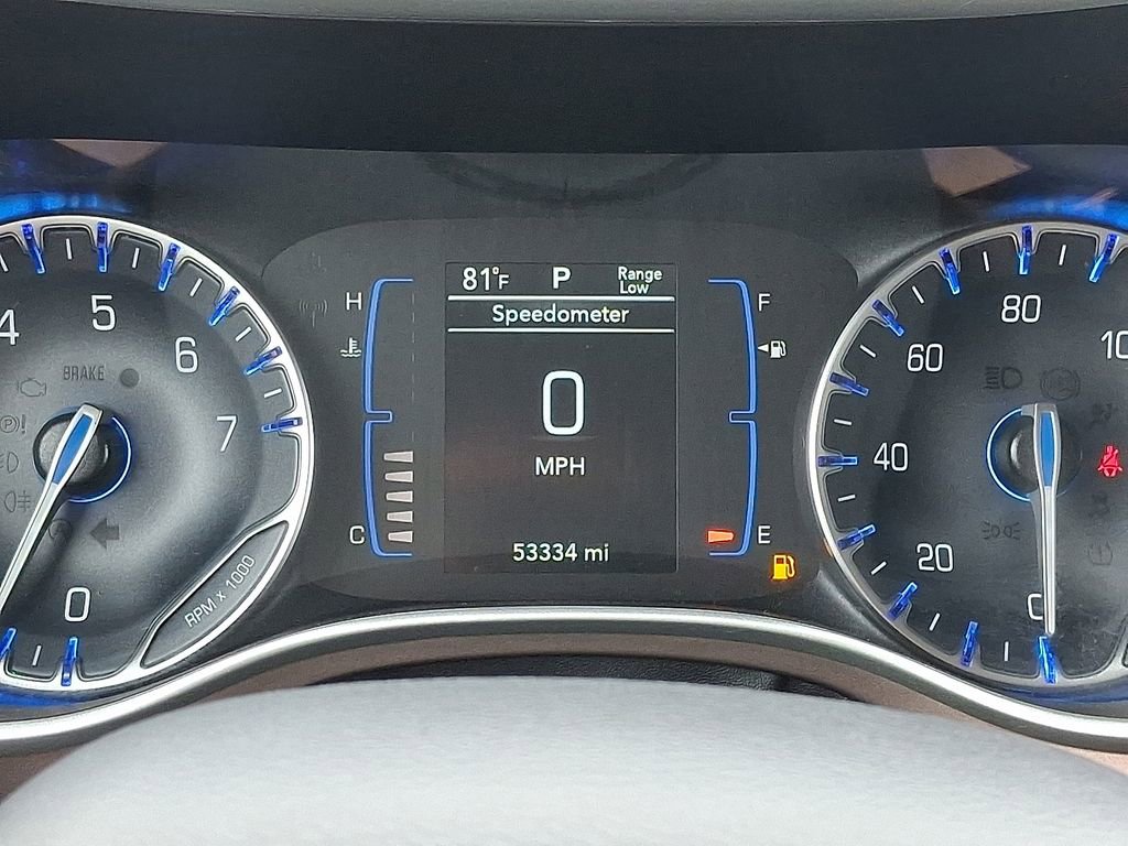 Used 2022 Chrysler Voyager LX image 21