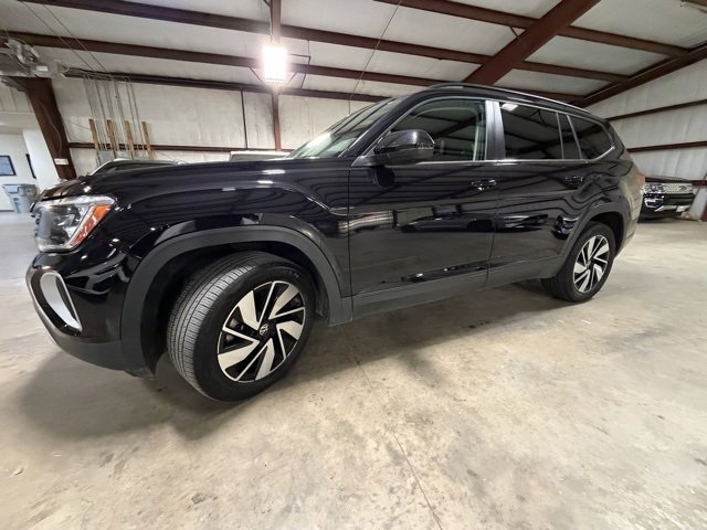 Used 2025 Volkswagen Atlas SE image 4