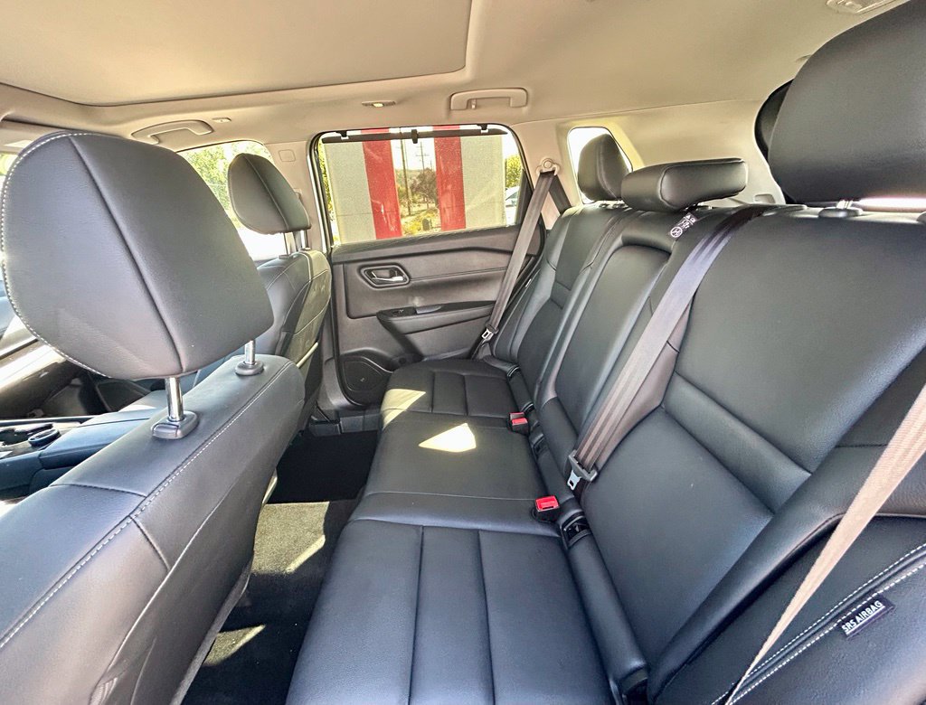 Used 2025 Nissan Rogue SL w/ Tech Package AWD/4WD image 9