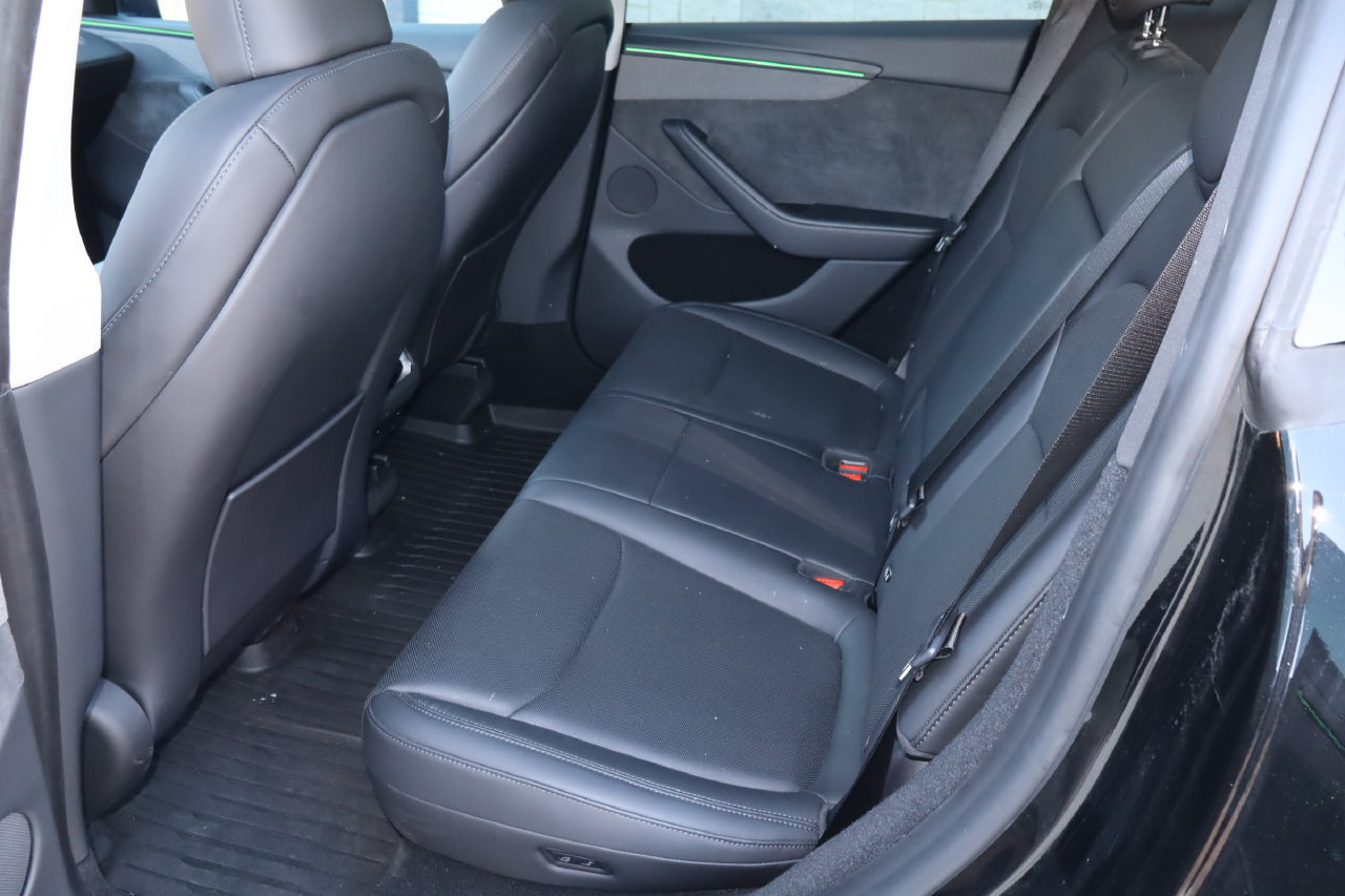 Used 2026 Tesla Model Y Long Range AWD/4WD image 5