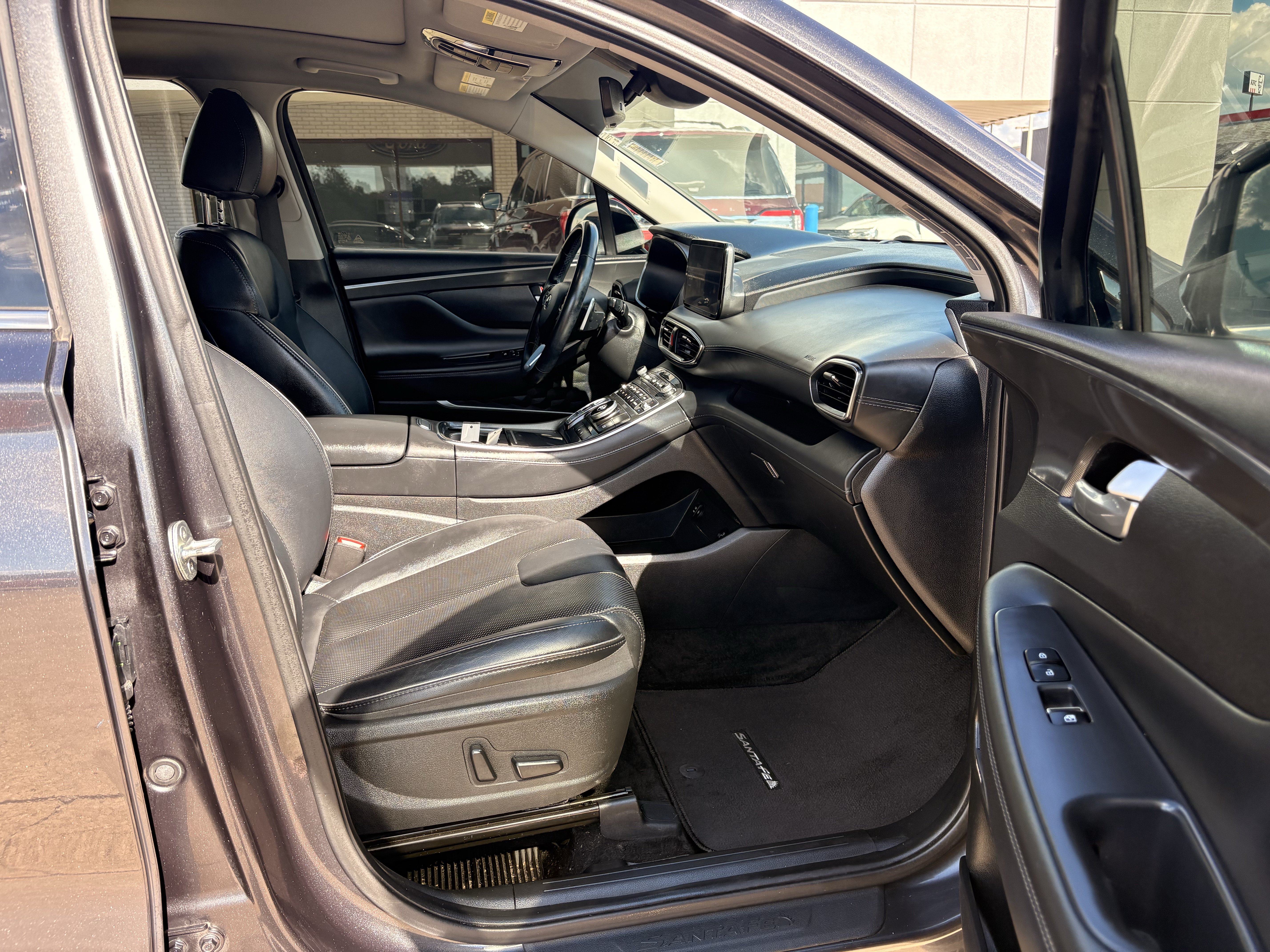 Used 2022 Hyundai Santa Fe SEL w/ Convenience + Premium Package FWD image 11