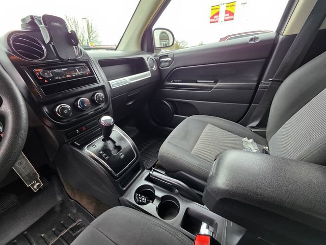 Used 2016 Jeep Compass Sport w/ Power Value Group AWD/4WD image 23