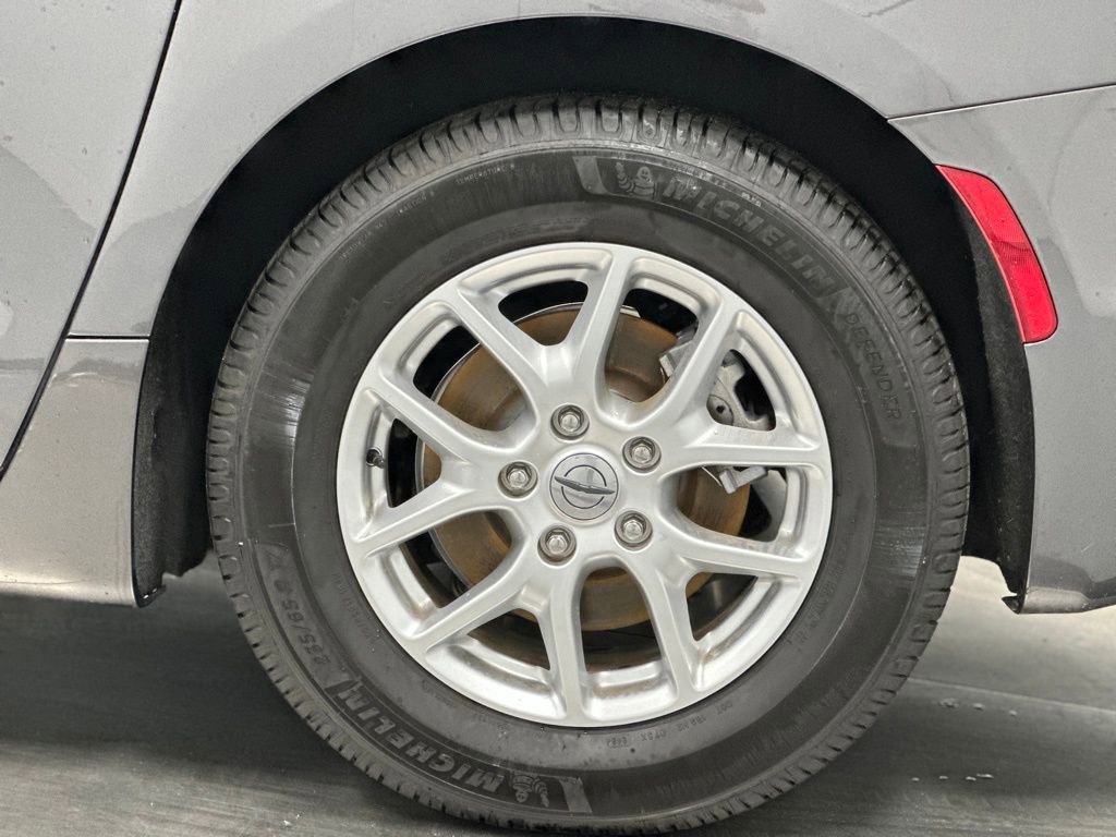 Used 2022 Chrysler Pacifica Touring-L image 28