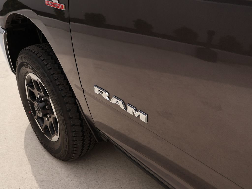 Used 2025 RAM 2500 Laramie AWD/4WD image 12