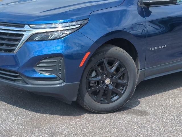 Used 2022 Chevrolet Equinox LS w/ LS Convenience Package FWD image 2