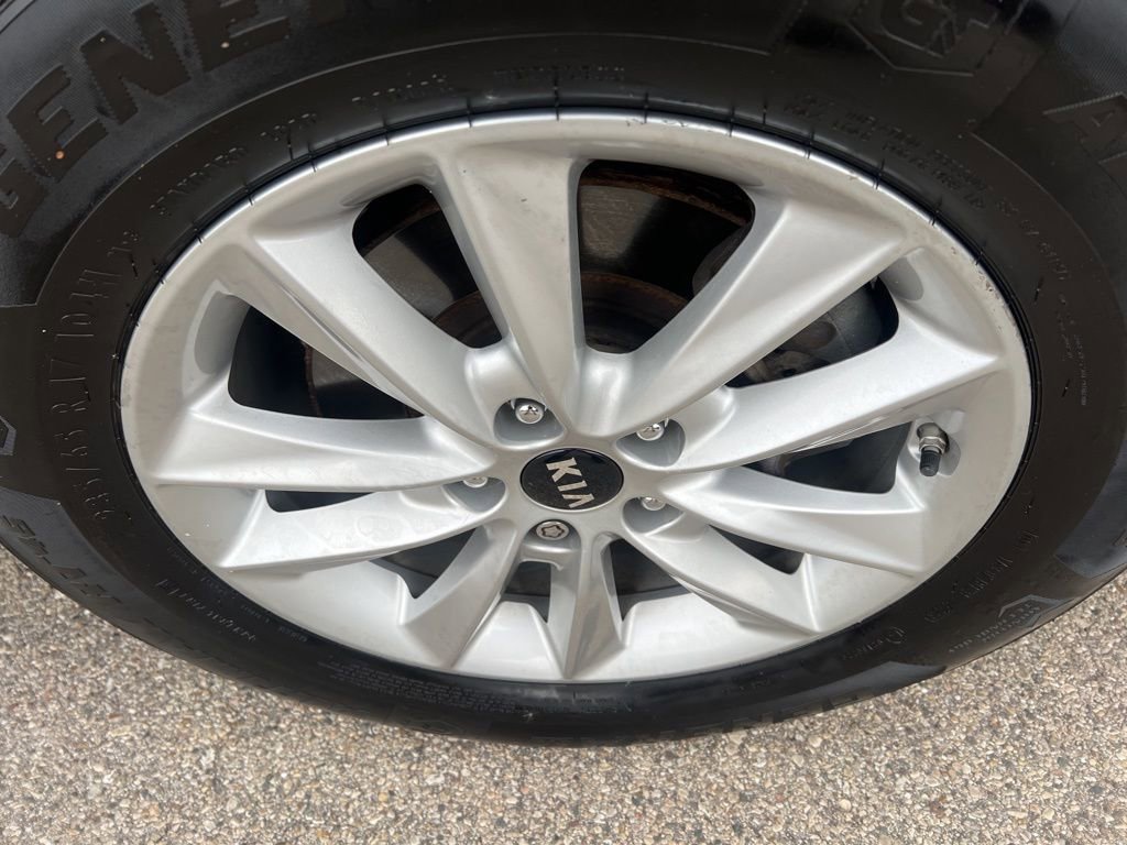 Certified 2019 Kia Sorento LX w/ LX Convenience Package image 38