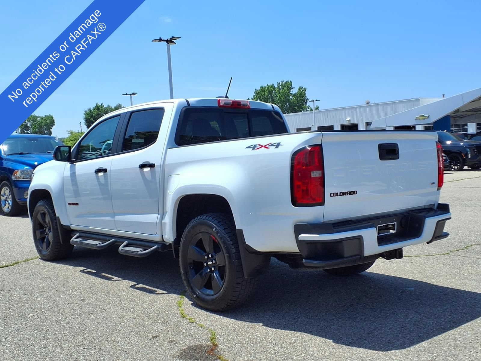 Used 2021 Chevrolet Colorado LT w/ Redline Special Edition AWD/4WD image 8