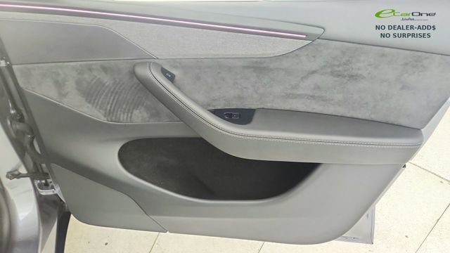 Used 2026 Tesla Model Y 2WD image 22