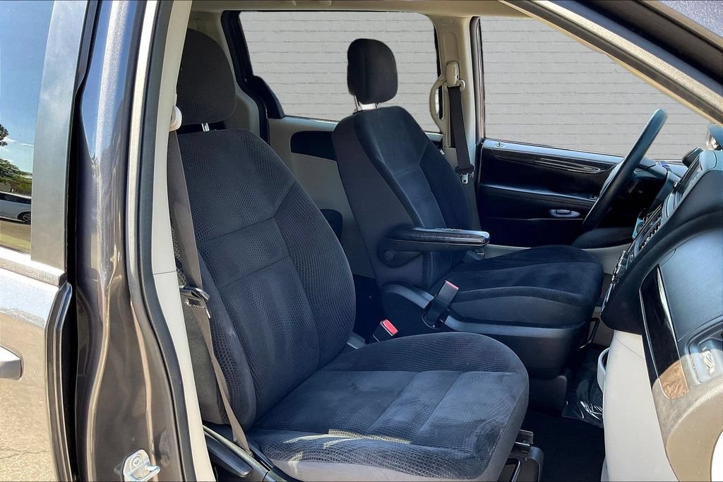 Used 2019 Dodge Grand Caravan SE FWD image 26