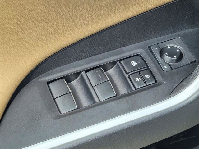 Used 2020 Toyota RAV4 Limited AWD/4WD image 11