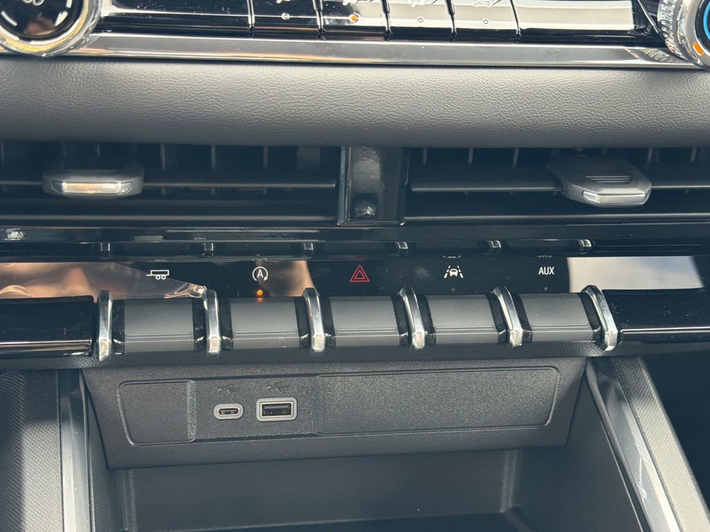 New 2026 GMC Canyon Elevation image 6