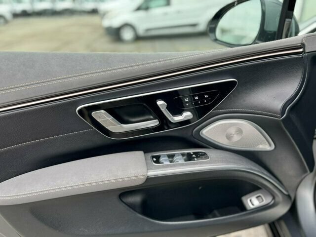 Used 2022 Mercedes-Benz EQS 580 4MATIC Sedan image 13