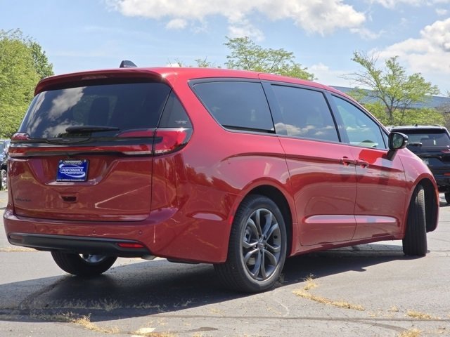 New 2026 Chrysler Pacifica Select image 24