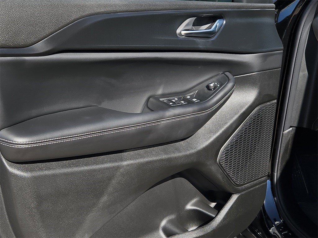 New 2025 Jeep Grand Cherokee L Laredo w/ Luxury Tech Group I image 18