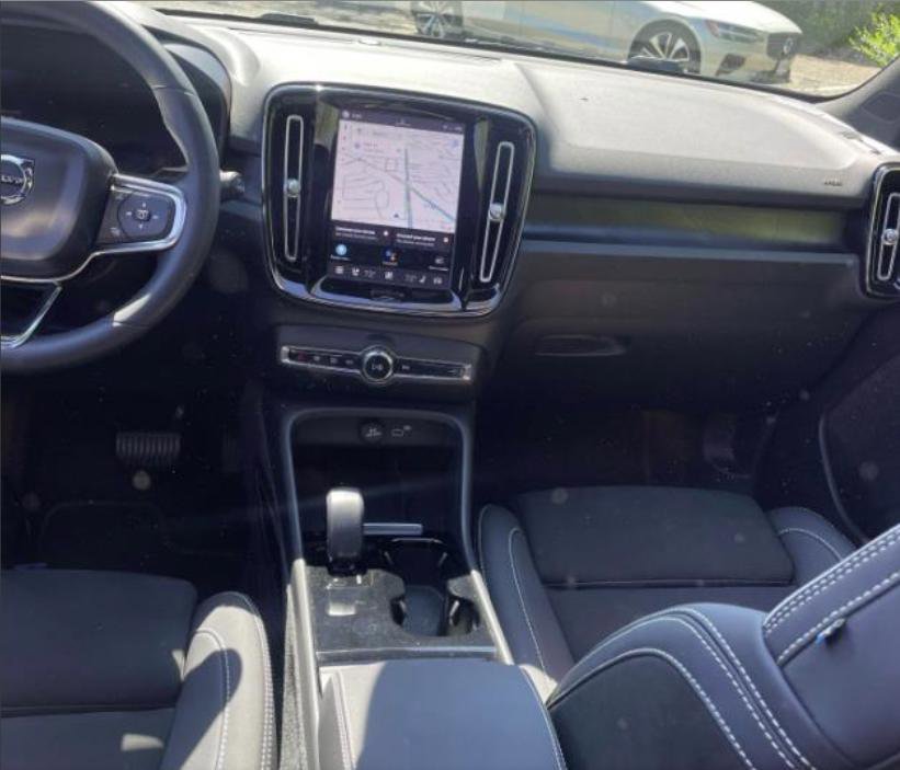 Used 2023 Volvo XC40 Recharge Plus AWD/4WD image 10