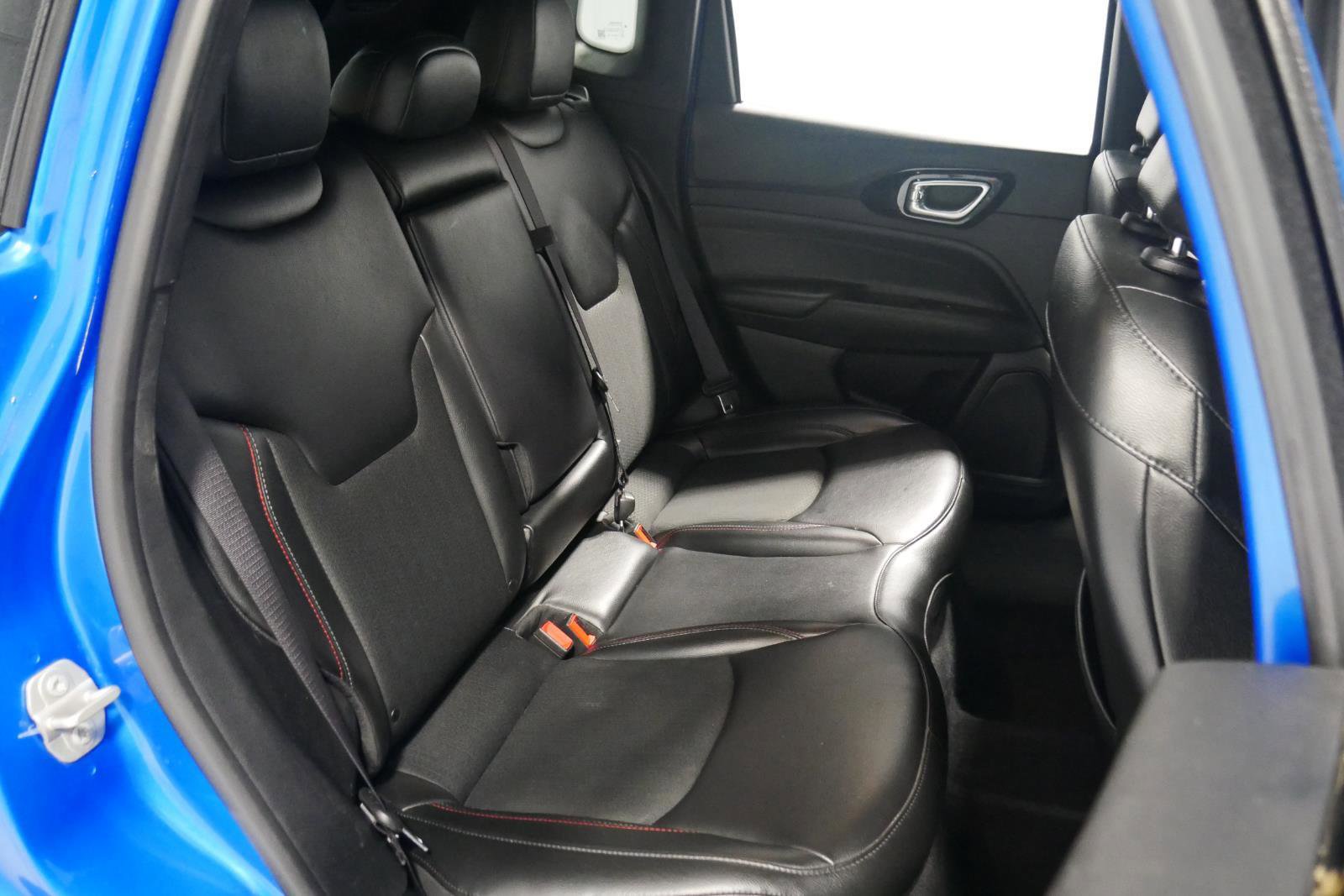 Used 2023 Jeep Compass Trailhawk image 16