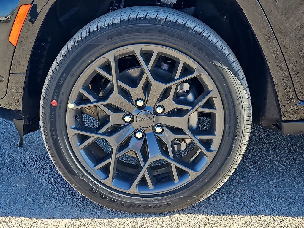 New 2026 Jeep Grand Cherokee L Summit w/ Obsidian Package image 9