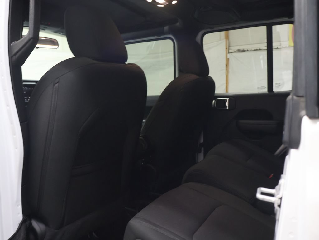 Used 2022 Jeep Gladiator Sport AWD/4WD image 15