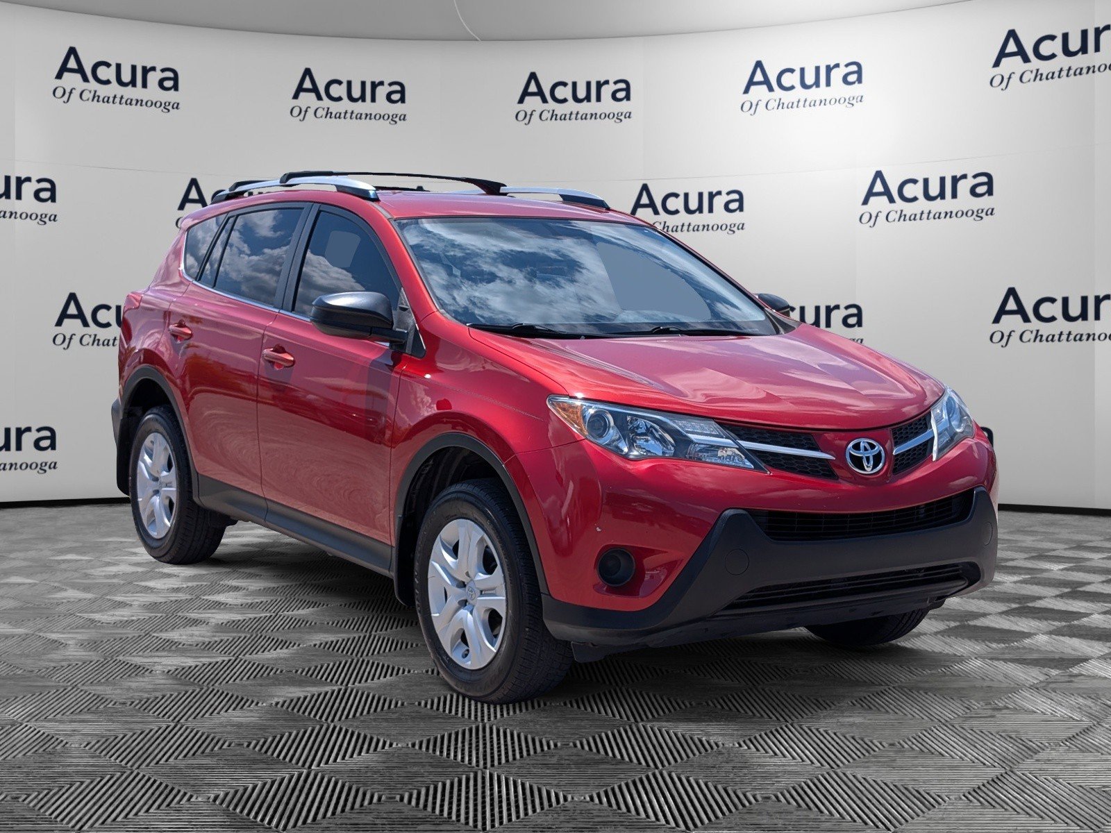 Used 2015 Toyota RAV4 LE FWD image 1
