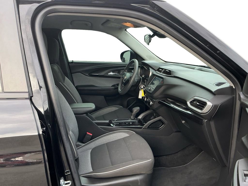 Used 2023 Chevrolet TrailBlazer LS image 22