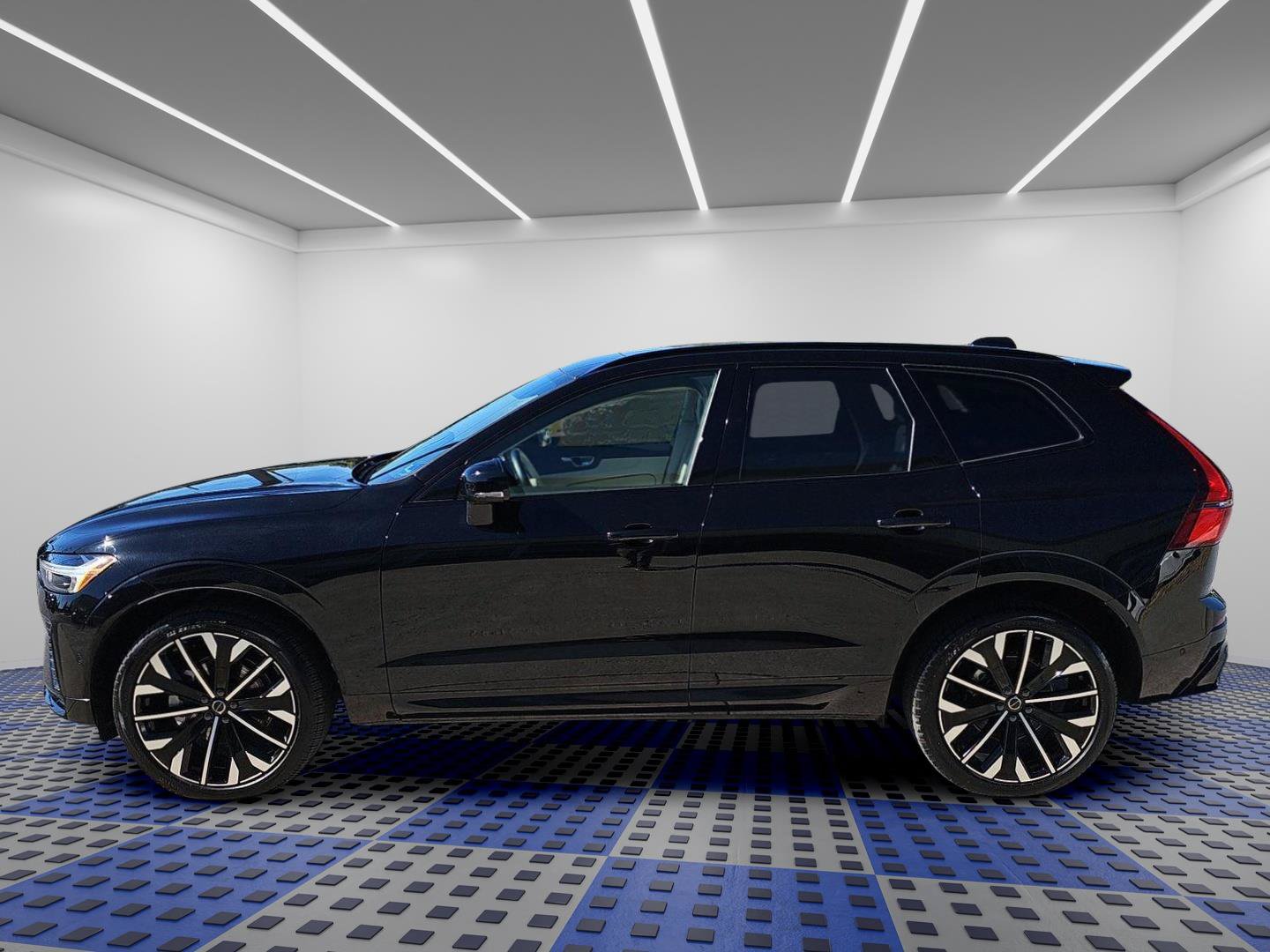 Used 2026 Volvo XC60 B5 Ultra w/ Protection Package Premier AWD/4WD image 4