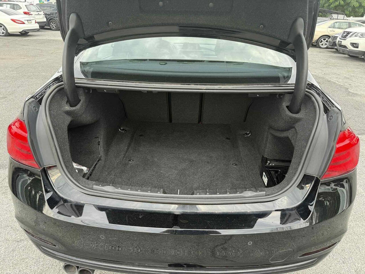 Used 2017 BMW 330i xDrive Sedan image 12