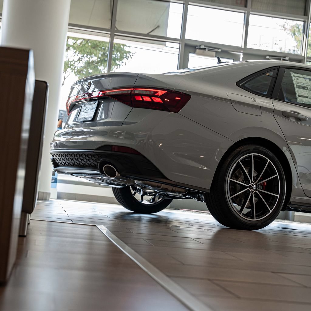 New 2027 Volkswagen Jetta GLI Autobahn FWD image 7