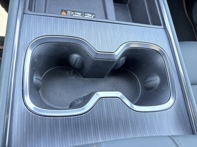 Used 2025 GMC Acadia AT4 image 43