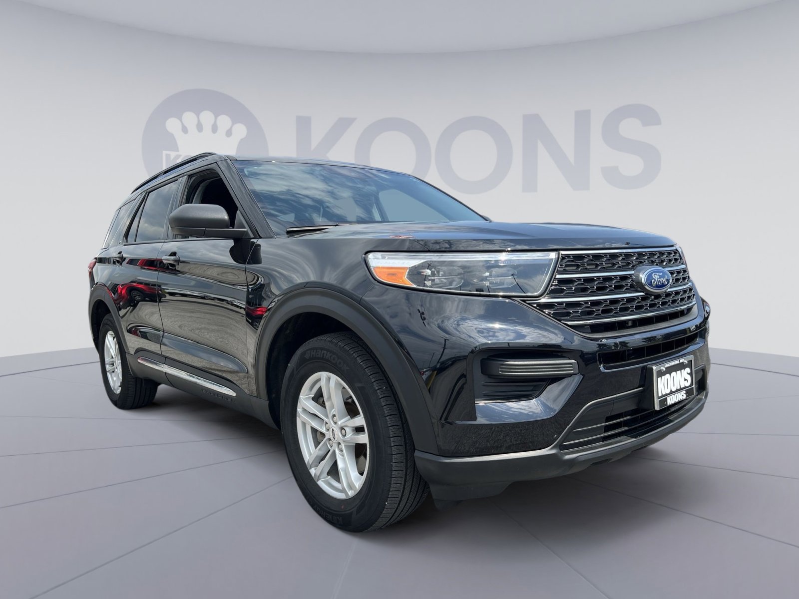 Used 2023 Ford Explorer XLT AWD/4WD image 18