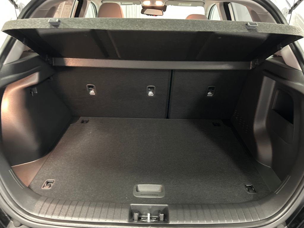 Used 2023 Hyundai Kona SEL w/ Winter Weather Package FWD image 22