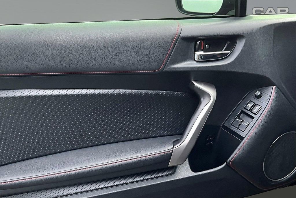 Used 2015 Scion FR-S image 19