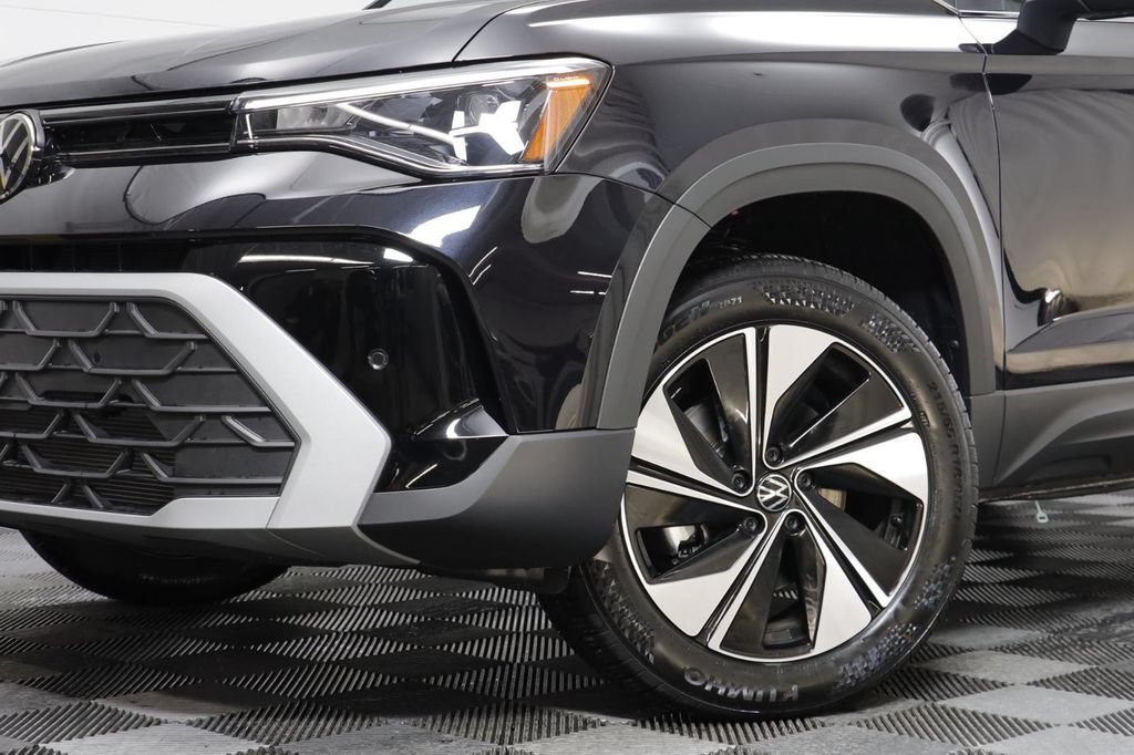 New 2026 Volkswagen Taos SE AWD/4WD image 4