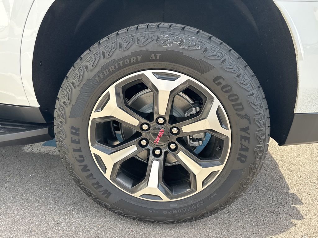 New 2026 GMC Yukon AT4 w/ LPO, Floor Liner Package image 37