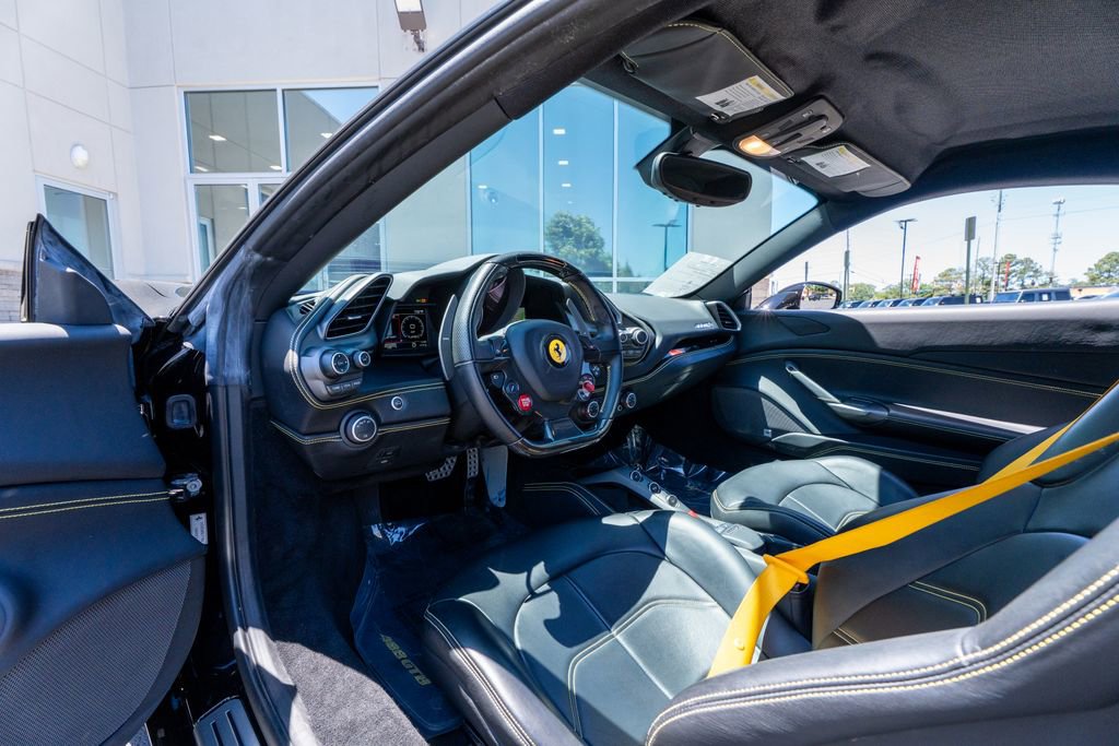 Used 2019 Ferrari 488 GTB RWD image 34