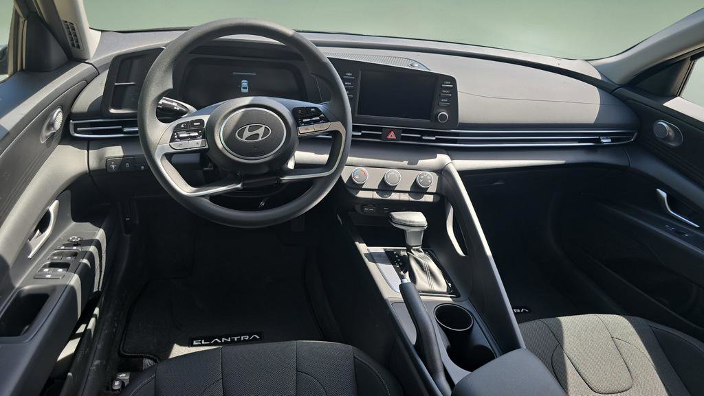 New 2026 Hyundai Elantra SE FWD image 18