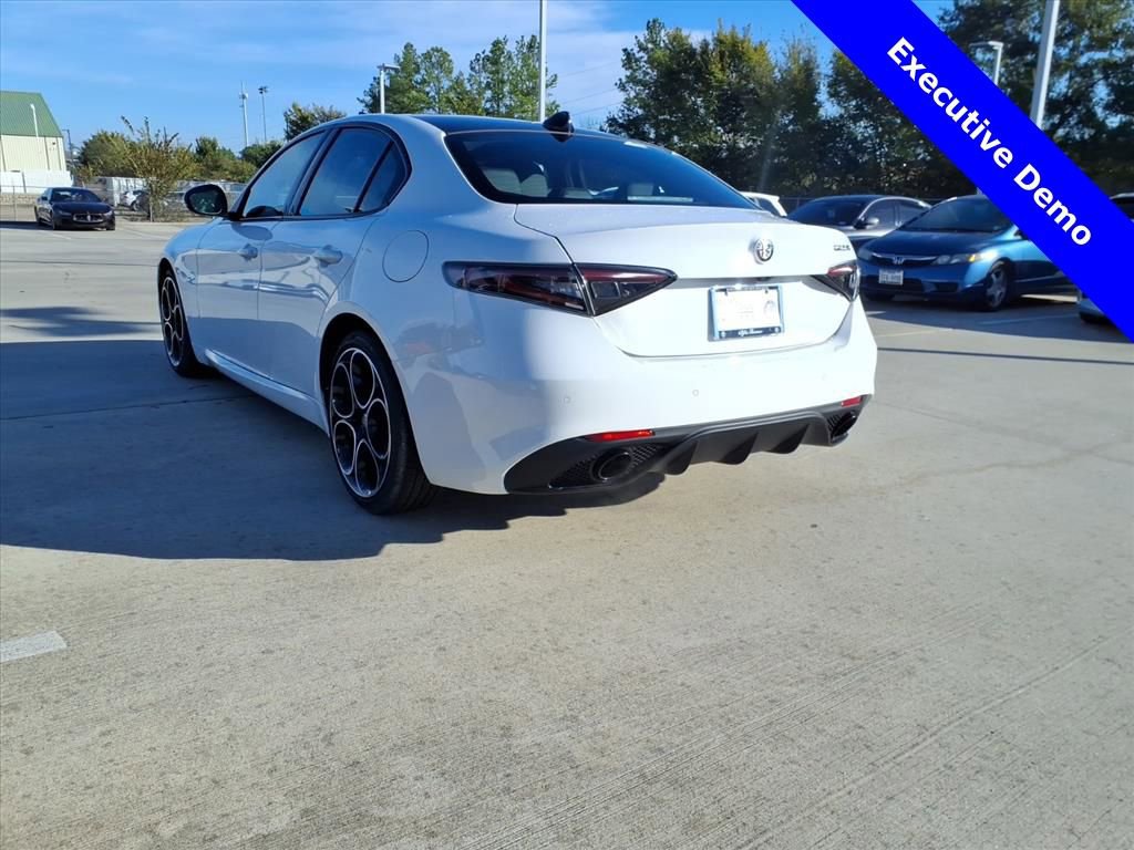New 2025 Alfa Romeo Giulia w/ Driving Assist Package RWD image 8