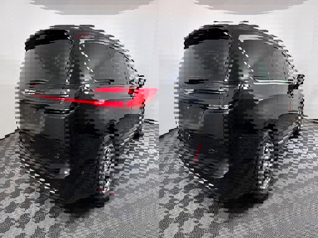 Used 2023 Chrysler Pacifica Limited image 18